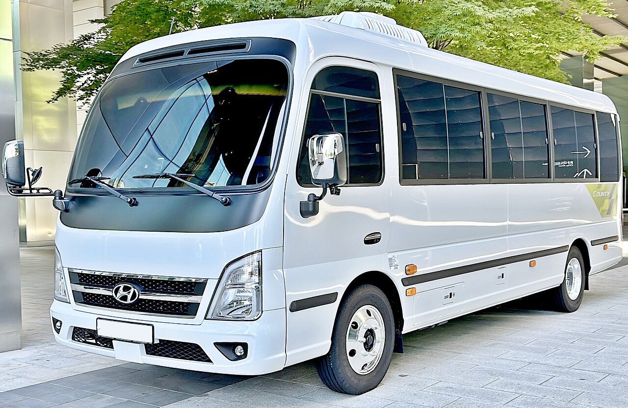 2023_Hyundai_County_1